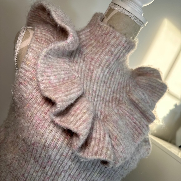 Gorgeous Zara baby pink ruffle knit top - Picture 3 of 9